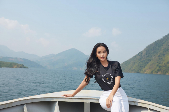 Ngọc Châu lên đường sang Philippines xin bí kíp trở thành Hoa hậu Hoàn vũ 2022