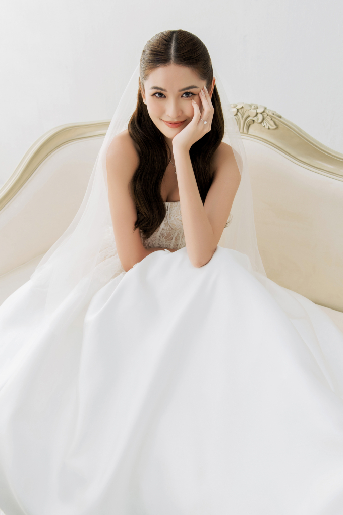 Hot: Á hậu Thùy Dung kết hôn cùng bạn trai doanh nhân vào tháng 12 tới