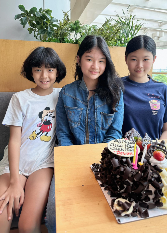 Trần Bảo Sơn gặp lại mẹ vợ cũ trong ngày sinh nhật con gái