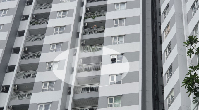 TP.HCM: Cháy căn hộ, người dân hoảng loạn tháo chạy khỏi chung cư