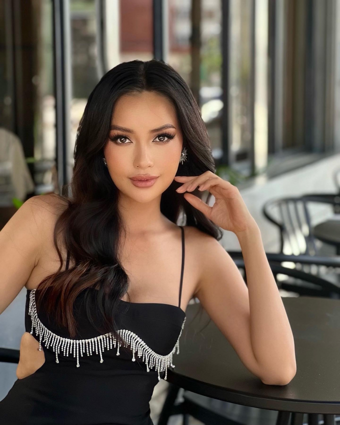 Ngọc Châu đang training ở Philippines mà fans cứ ngỡ đi thi Miss Universe: Mỗi ngày một outfit chặt chém