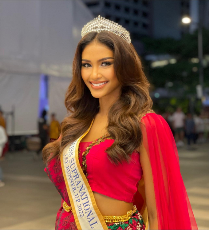 Miss Universe cho Anna bắn tiếng Thái không cần phiên dịch: Tín hiệu á hậu 1 giống Engfa và Praewwanich?