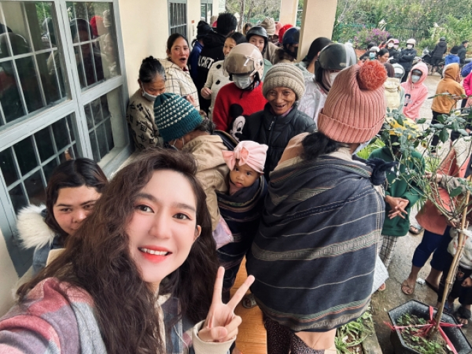 Lý Hải mang 3500 áo ấm tặng bà con đồng bào tại Lâm Đồng, Gia Lai