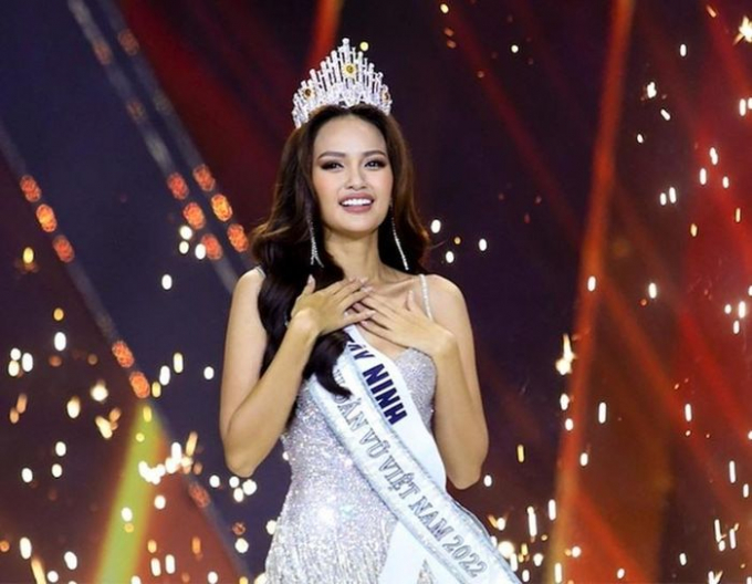Tranh cãi chuyện Ngọc Châu sử dụng phiên dịch ở Miss Universe 2022