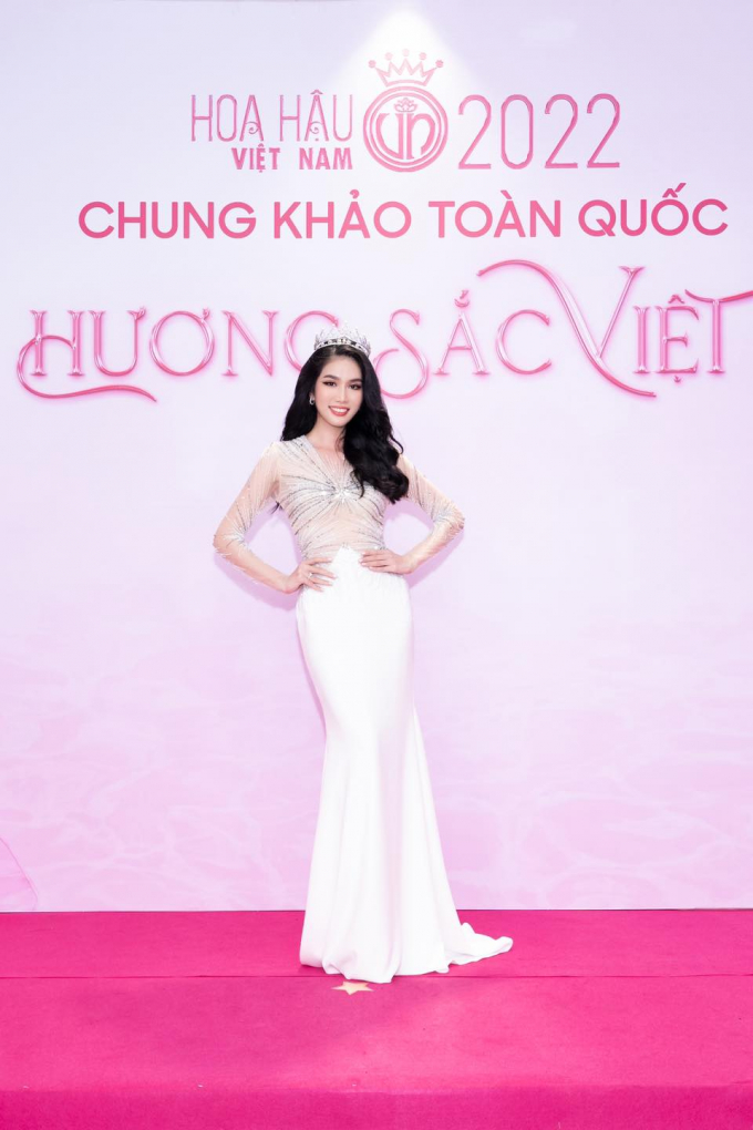 Missosology dự đoán Phương Anh là á hậu 1 Miss International: Fans kỳ kèo xin thêm vương miện Hoa anh đào