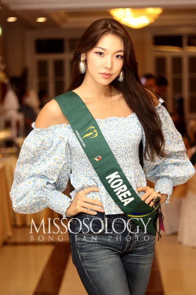 Đại diện Hàn Quốc - Mina Sue Choi đăng quang Miss Earth 2022: Nhan sắc quyến rũ, nổi bật ngay từ ngày đầu