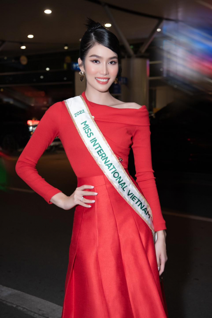 Soi outfit 3 ngày đầu của Phương Anh tại Nhật Bản: Nổi bật mà vẫn thanh lịch chuẩn Miss International