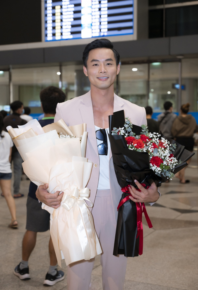 Vũ Linh giản dị trở về nước sau đăng quang á vương tại Mister Grand International 2022