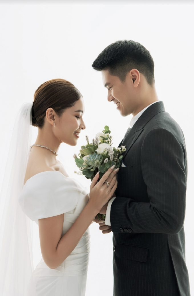 Đám cưới á hậu Thùy Dung: Dàn phù dâu toàn cực phẩm, Minh Tú hút spotlight cực mạnh