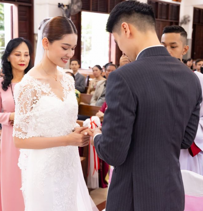 Đám cưới á hậu Thùy Dung: Dàn phù dâu toàn cực phẩm, Minh Tú hút spotlight cực mạnh