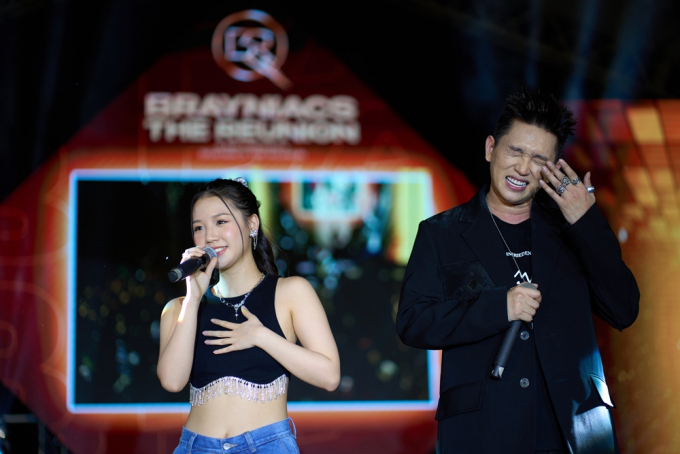 Fanmeeting 5000 fan của B Ray: Hoàng Yến Chibi, Amee bất ngờ xuất hiện, dàn rapper khách mời “cháy hết mình”