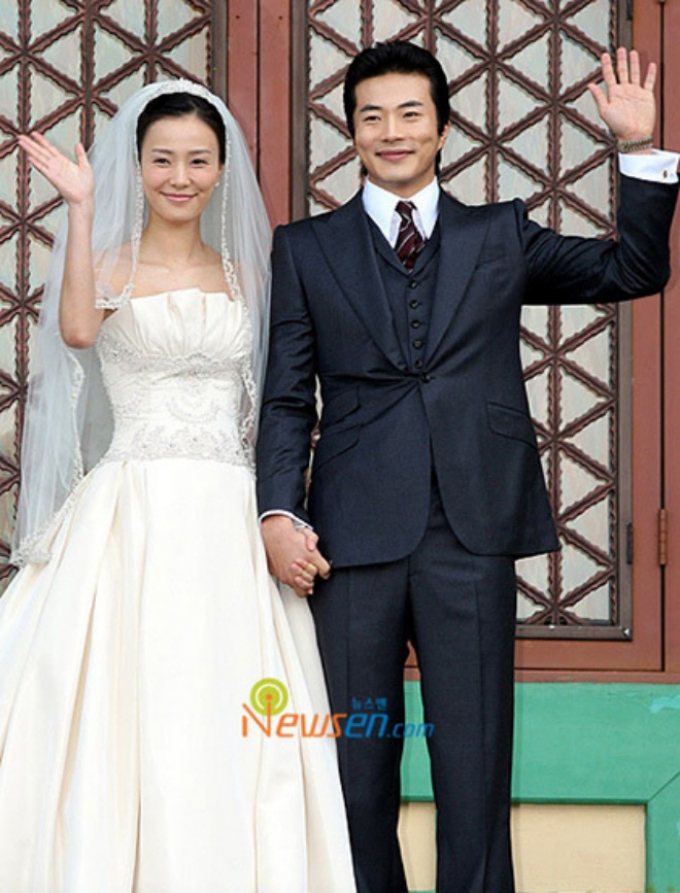 Son Tae Young: Nàng hậu lăng nhăng một thời cho đến hôn nhân viên mãn bên chồng tài tử