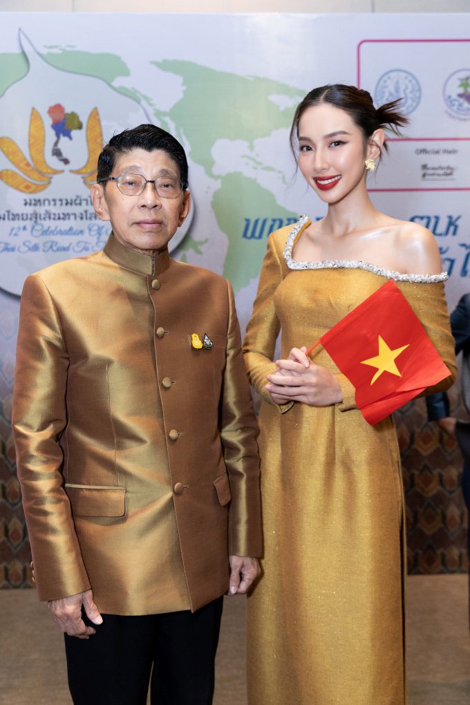 Dàn hoa hậu Việt khoe sắc trên đất Thái: Thiên Ân nổi bật với áo dài, Thùy Tiên vai trần gợi cảm