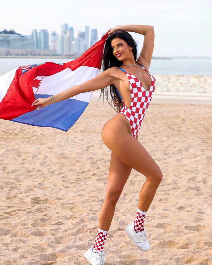 Mỹ nhân Croatia thách thức chủ nhà Qatar, mặc hở táo bạo ở World Cup