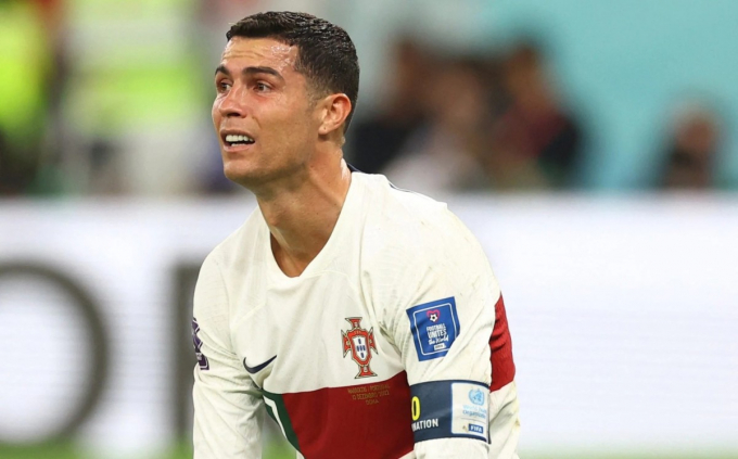 Ronaldo rơi nước mắt như mưa khi bị loại khỏi World Cup