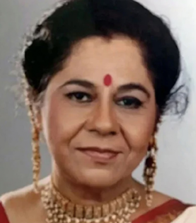 Nữ diễn viên Ấn Độ bị con trai giết hại vì tranh chấp tài sản
