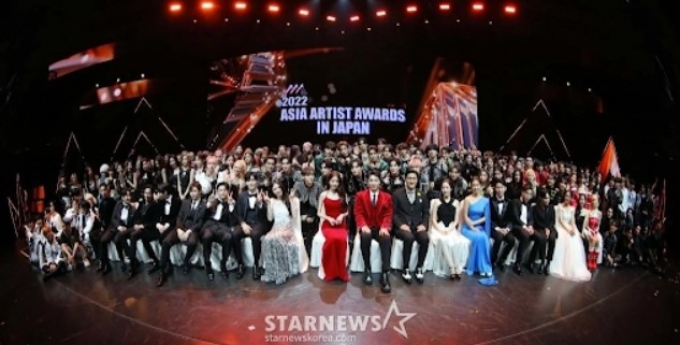 AAA 2022: BTS bất ngờ trắng tay, màn trình diễn của 1 nữ idol gây tranh cãi!