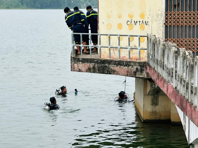 Quảng Trị: Tìm kiếm phụ nữ nghi đuối nước ở hồ Trung Chỉ, để lại ví, dép