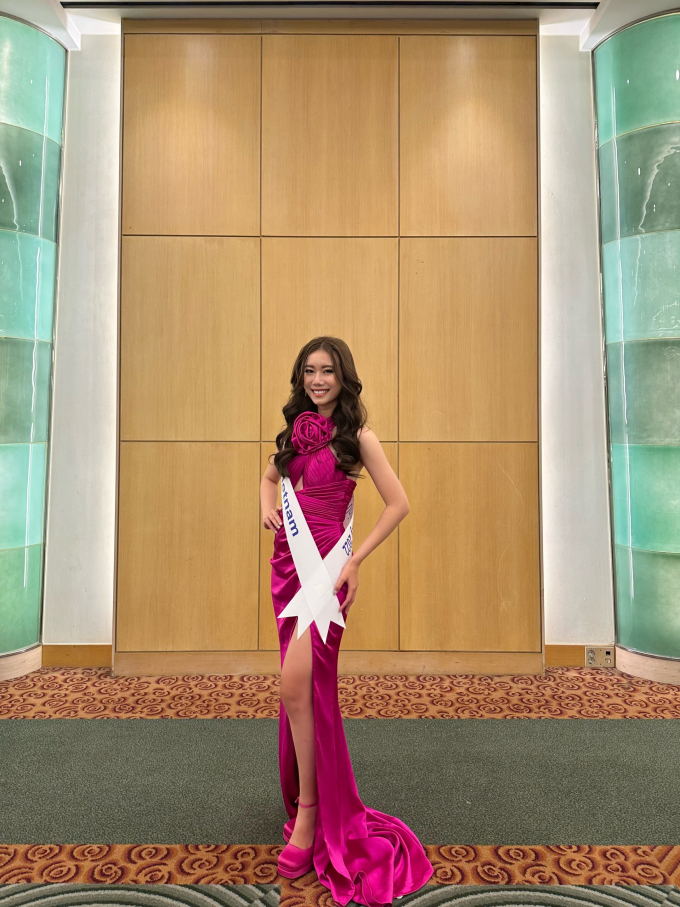 Hát Opera đầy nội lực, đại diện Việt Nam - Hà Phương gây ấn tượng với BGK Hoa hậu Sinh viên Thế giới