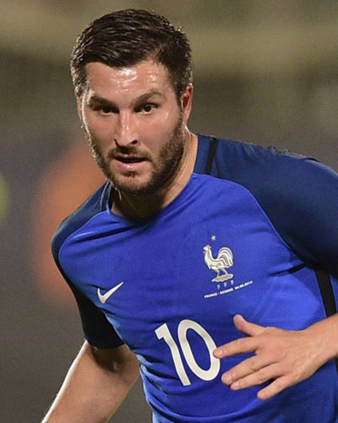Chuyện thật như đùa: 2 cầu thủ Pháp muốn Messi vô địch World Cup