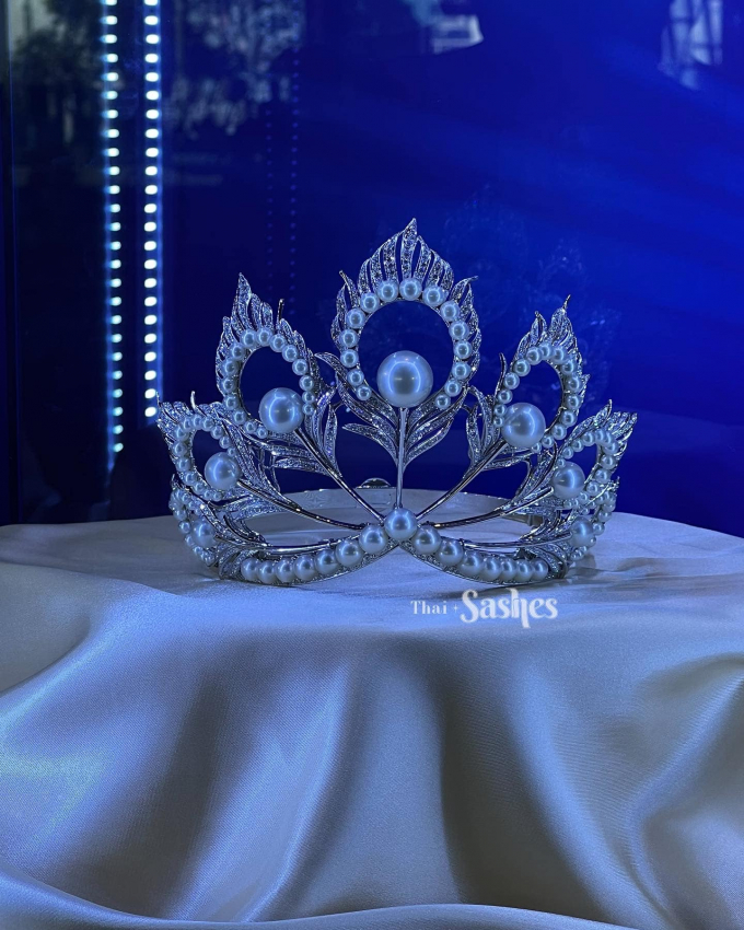 Vương miện do người Việt chế tác tặng Miss Universe bất ngờ xuất hiện sau 14 năm: Fans tự hào hàng Việt Nam chất lượng cao