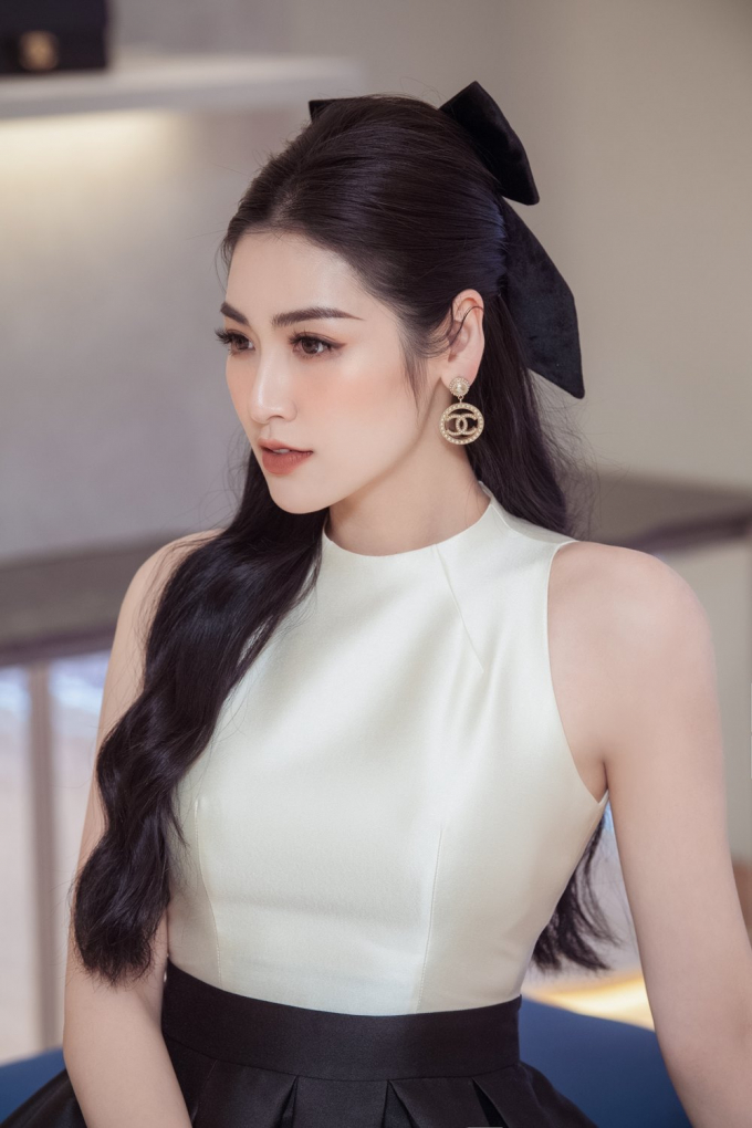 Top 5 Hoa hậu Việt Nam 2012: Người hạnh phúc viên mãn, người chật vật chuyển hướng làm ca sĩ