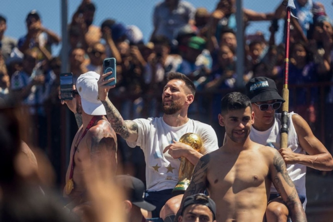 Vô địch World Cup, Messi và Argentina có được giữ cúp vô địch trị giá 500 tỷ đồng?