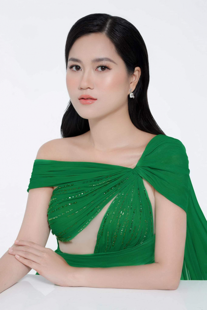 Mẹ hoa hậu làng hài Lâm Vĩ Dạ từng là nữ hoàng sắc đẹp thập niên 70, fans thắc mắc thế gen lầy của cô là từ ai?