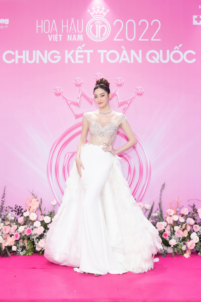 Ngũ đại hoa hậu Tiểu Vy - Thiên Ân - Bảo Ngọc - Mai Phương - Lương Linh đọ sắc bất phân thắng bại trên thảm đỏ Hoa hậu Việt Nam 2022