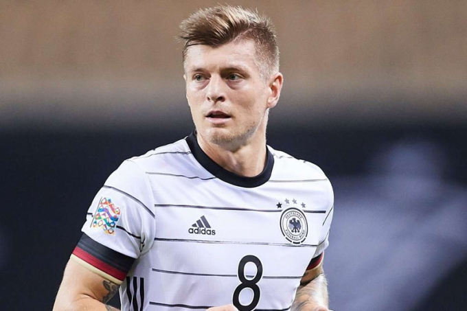 Hài hước nữ phóng viên Tây Ban Nha chê Toni Kroos đá dở nhất World Cup