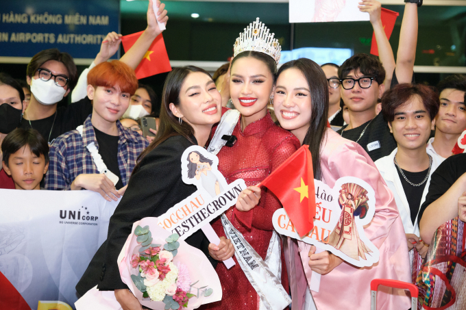 Khánh Vân - Kim Duyên - Thảo Nhi Lê tề tựu tiễn Ngọc Châu lên đường sang Mỹ dự thi Miss Universe 2022