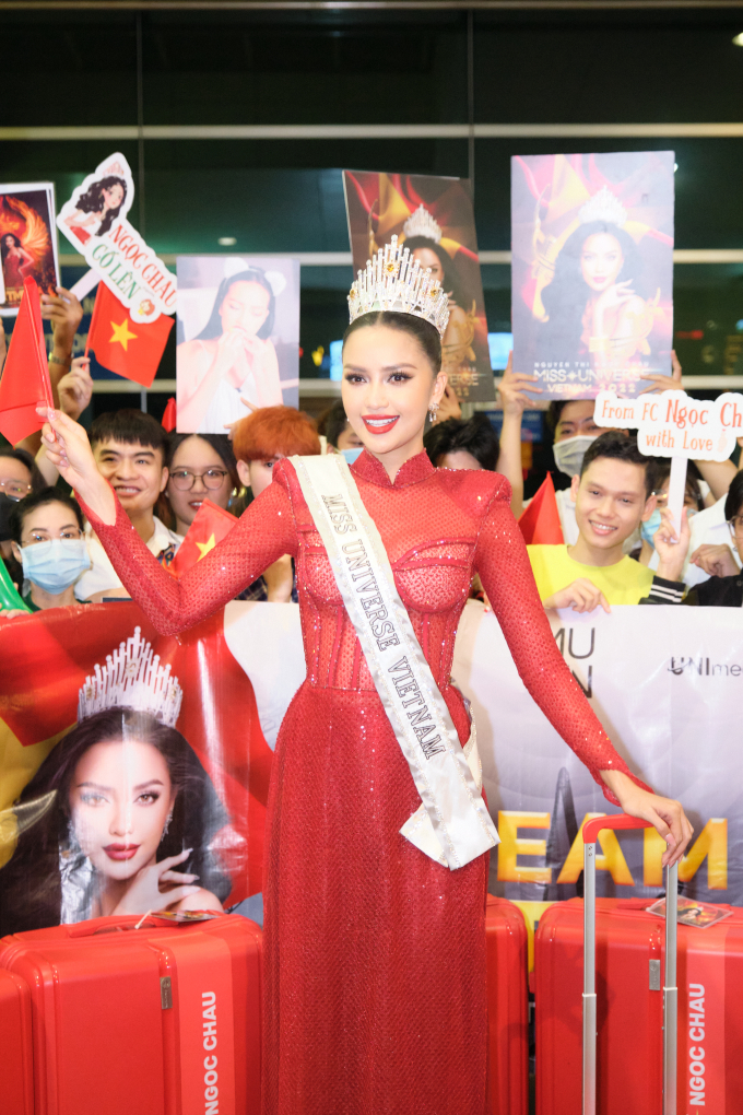 Khánh Vân - Kim Duyên - Thảo Nhi Lê tề tựu tiễn Ngọc Châu lên đường sang Mỹ dự thi Miss Universe 2022