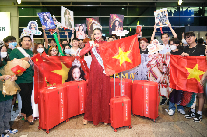 Khánh Vân - Kim Duyên - Thảo Nhi Lê tề tựu tiễn Ngọc Châu lên đường sang Mỹ dự thi Miss Universe 2022