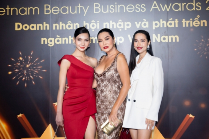 Đàm Vĩnh Hưng, Hồ Ngọc Hà trình diễn cực sung trong chương trình Vietnam Beauty Business Awards 2022