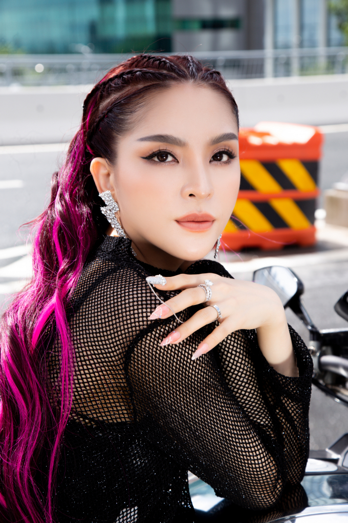 Remix 2 siêu phẩm nhạc Hoa lời Việt, Saka Trương Tuyền liệu có khuấy đảo V-Pop ngay đầu năm mới?