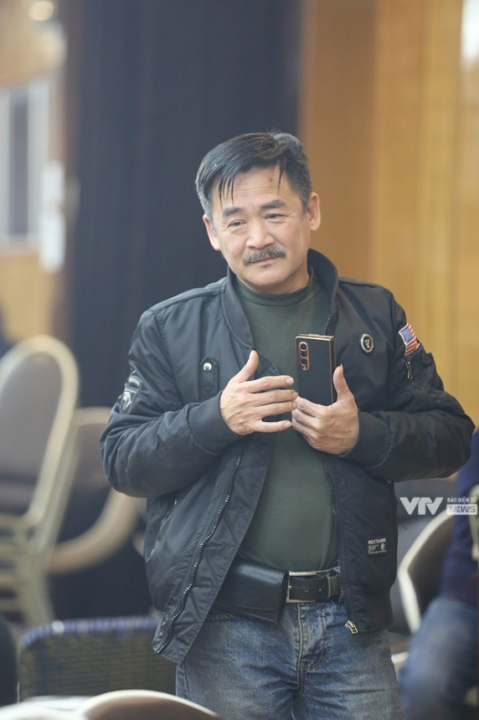 Táo quân 2023: Xuất hiện Táo mới toanh, Tự Long tự chế khuyên tai độc lạ Táo quân 2023: Xuất hiện Táo mới toanh, Tự Long tự chế khuyên tai độc lạ