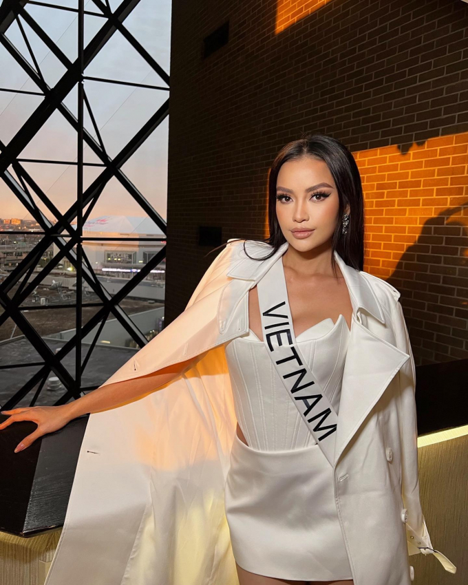 Ngọc Châu tung thiết kế váy dạ hội thi Miss Universe 2022: Người khen đẹp đỉnh, kẻ chê sến sẩm