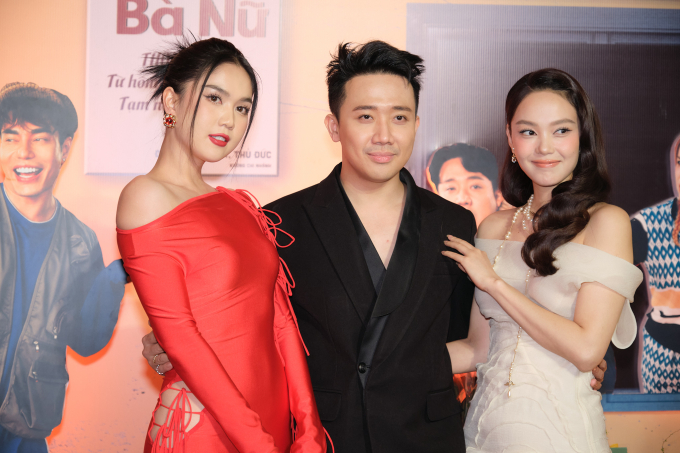 Đập tan nghi vấn đối đầu, Minh Hằng - Ngọc Trinh dự ra mắt, ủng hộ phim Nhà bà Nữ của Trấn Thành