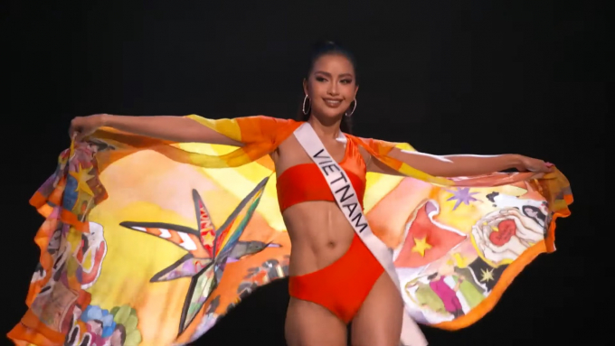 Ngọc Châu đốt mắt fans với phần diễn bikini nóng bỏng, khoe áo choàng đầy ý nghĩa tại bán kết Miss Universe 2022