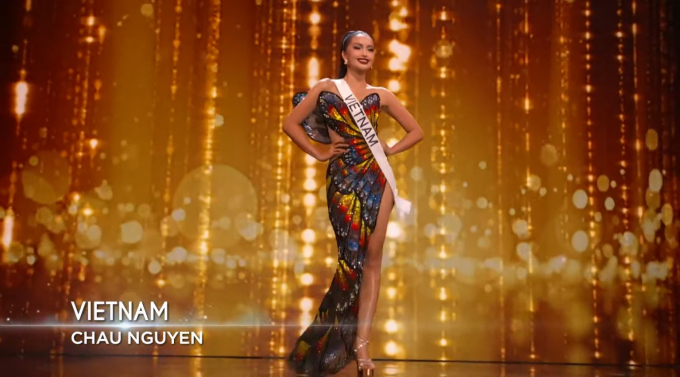 Đổi váy dạ hội trước giờ thi, Ngọc Châu hóa nữ hoàng bướm cực ấn tượng tại bán kết Miss Universe 2022