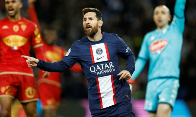 Messi nhận đề nghị siêu khủng từ 2 CLB Saudi Arabia đối đầu với Ronaldo