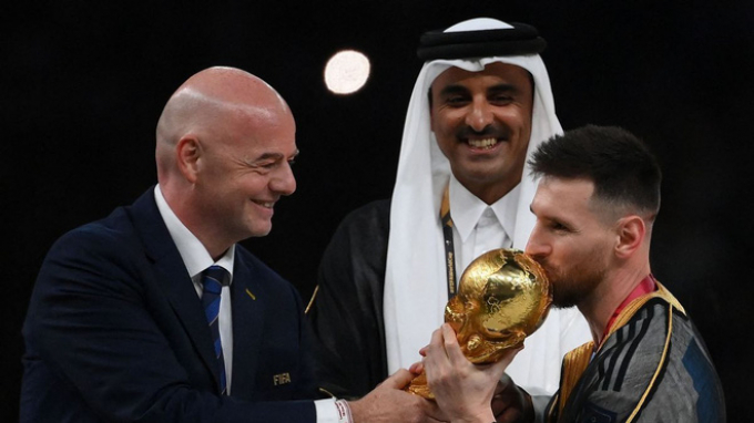 Chủ tịch FIFA dự khán và trao cúp trận chung kết AFF Cup 2022