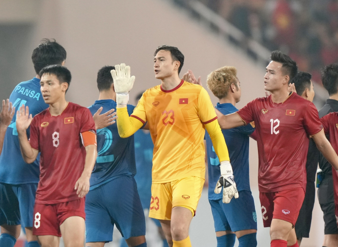 Ám ảnh màu vàng, Văn Lâm được đặt riêng màu áo mới tại chung kết AFF Cup 2022
