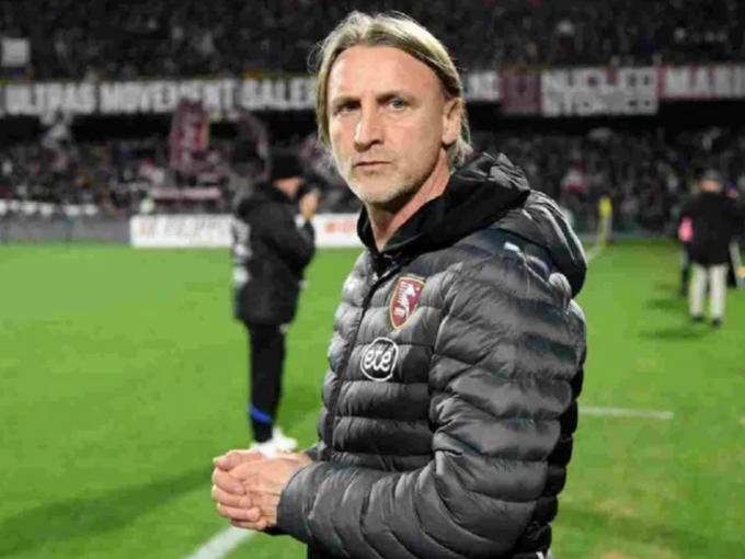 Sốc: Đội Serie A bổ nhiệm lại HLV họ vừa sa thải sau 48 tiếng