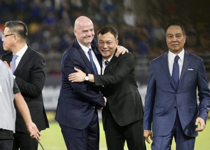 Chủ tịch FIFA hết lời khen ngợi bóng đá Việt Nam và Thái Lan