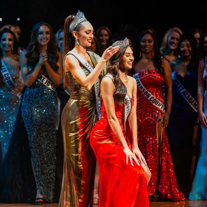 Màn trao vương miện đặc biệt trong nhiệm kỳ Miss Universe 2022: Tân hoa hậu Mỹ là á hậu 1 được sắc phong