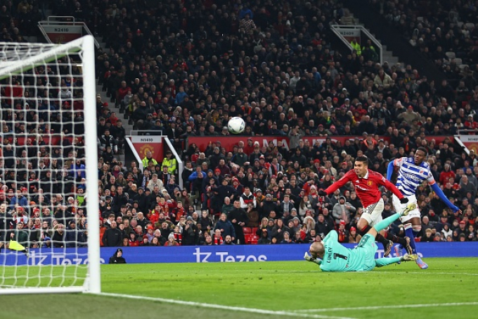 Casemiro lập cú đúp trong trận thắng của Man United
