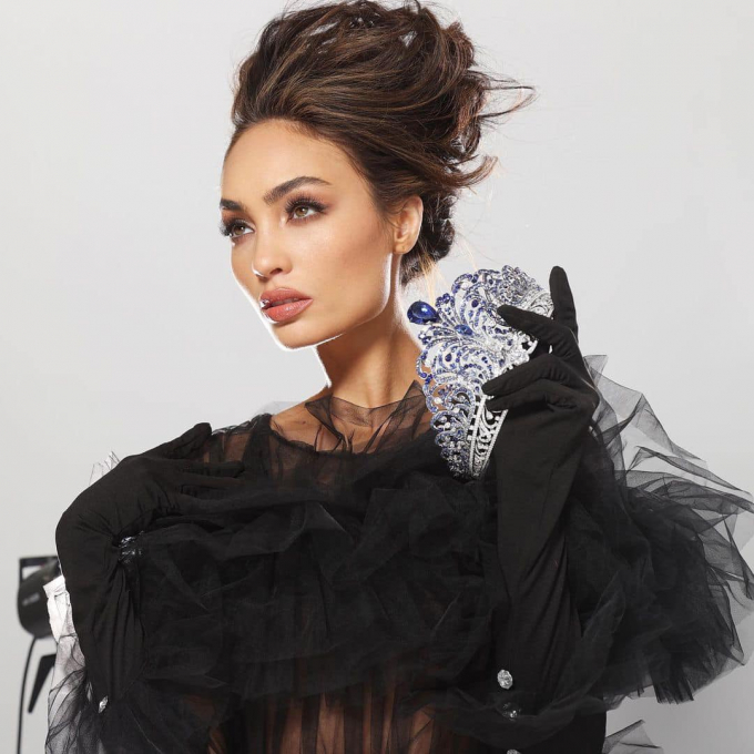 Bộ ảnh mới nhất của Miss Universe 2022: Thần thái xuất sắc nhưng vẫn bị chê concept lỗi thời