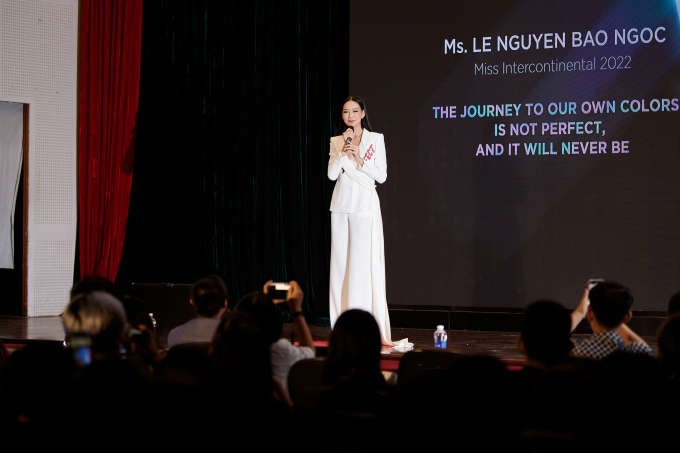 Hoa hậu Liên lục địa - Bảo Ngọc trổ tài nuốt mic khi làm diễn giả cho chương trình Tedxtalk 2022