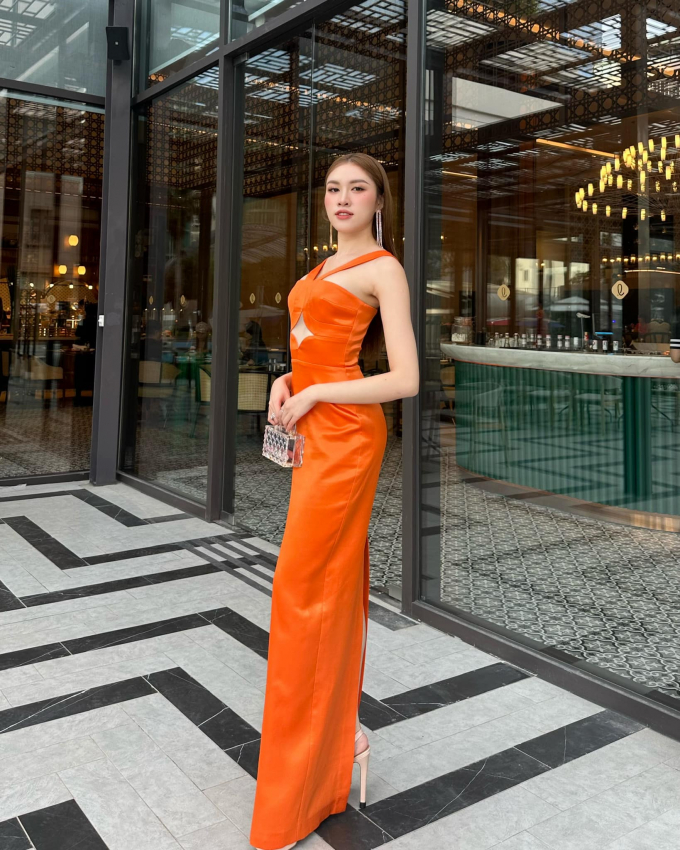 Miss Charm 2023: Thanh Thanh Huyền diện cả cây cam nóng rực, quảng bá nón lá Việt Nam với bạn bè quốc tế